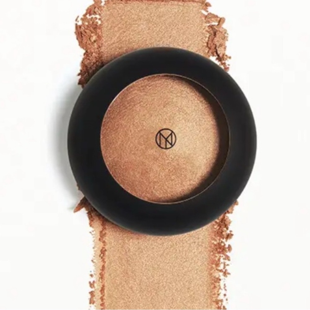 IL MAKIAGE Mineral Baked Highlighter in Material Girl NEW